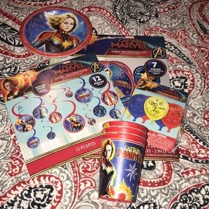Captain Marvel Party Supplies Set